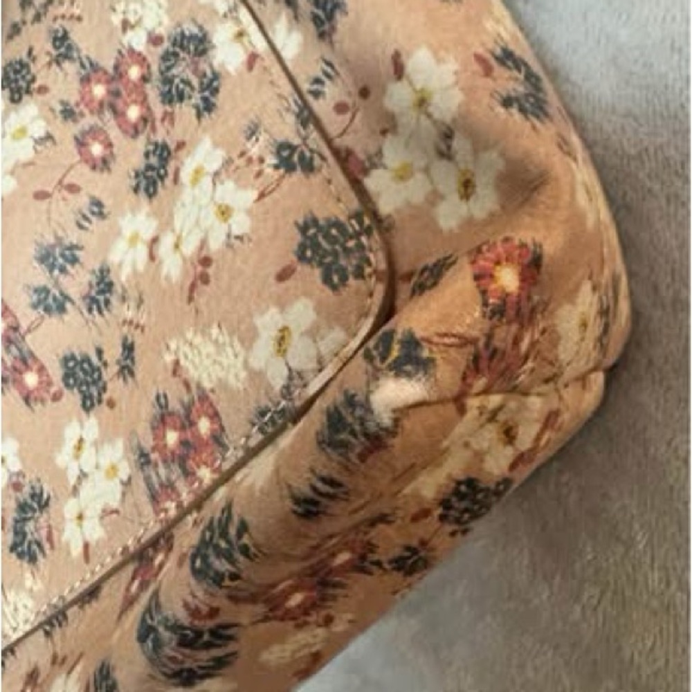 LC Lauren Conrad Floral Beige and Pink Shoulder Bag - Picture 9 of 9